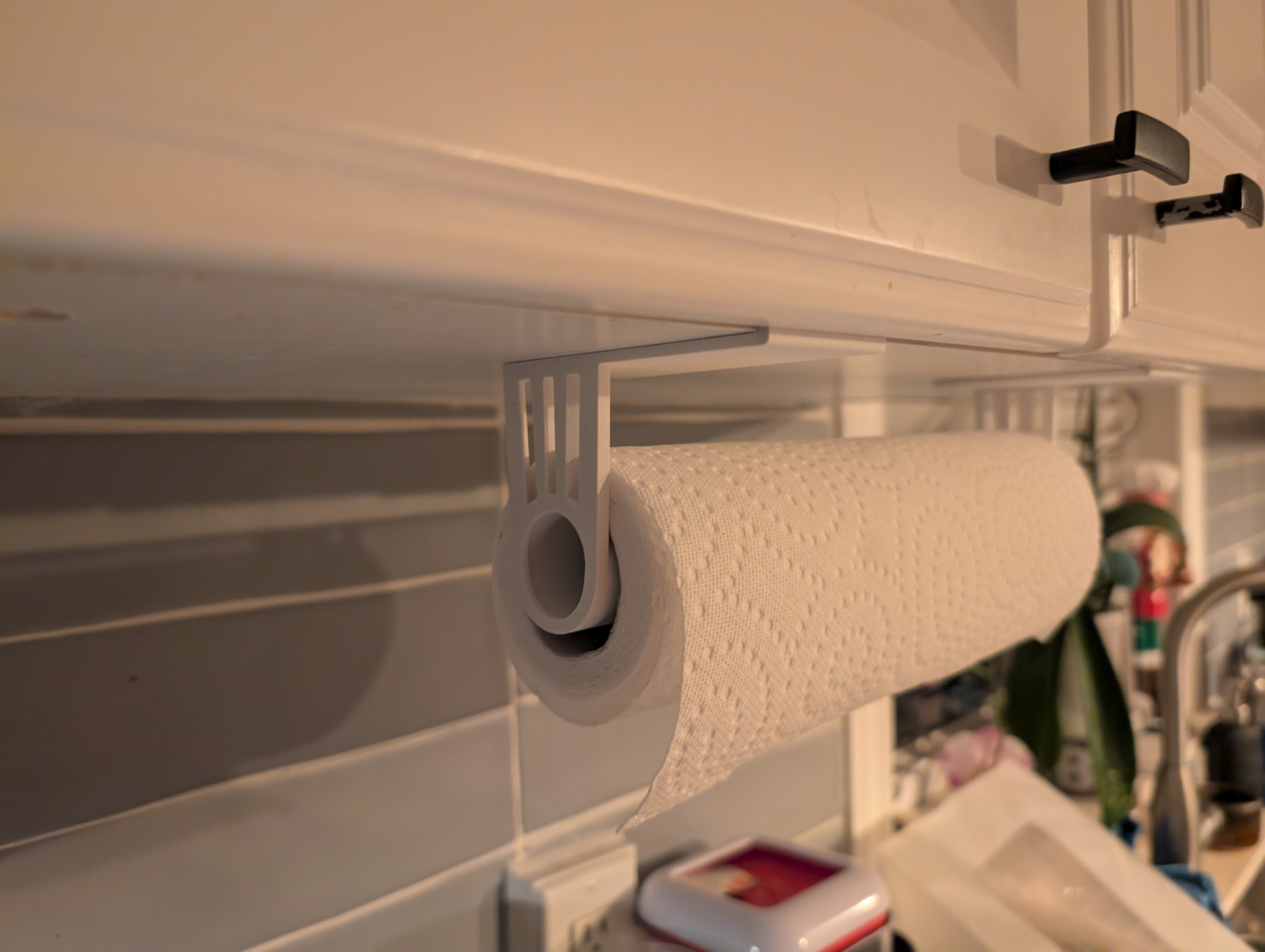 Paper Towel Holder (20mm shelf)