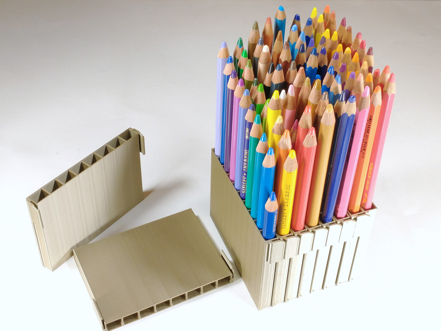 Expanding Colored Pencil Caddy