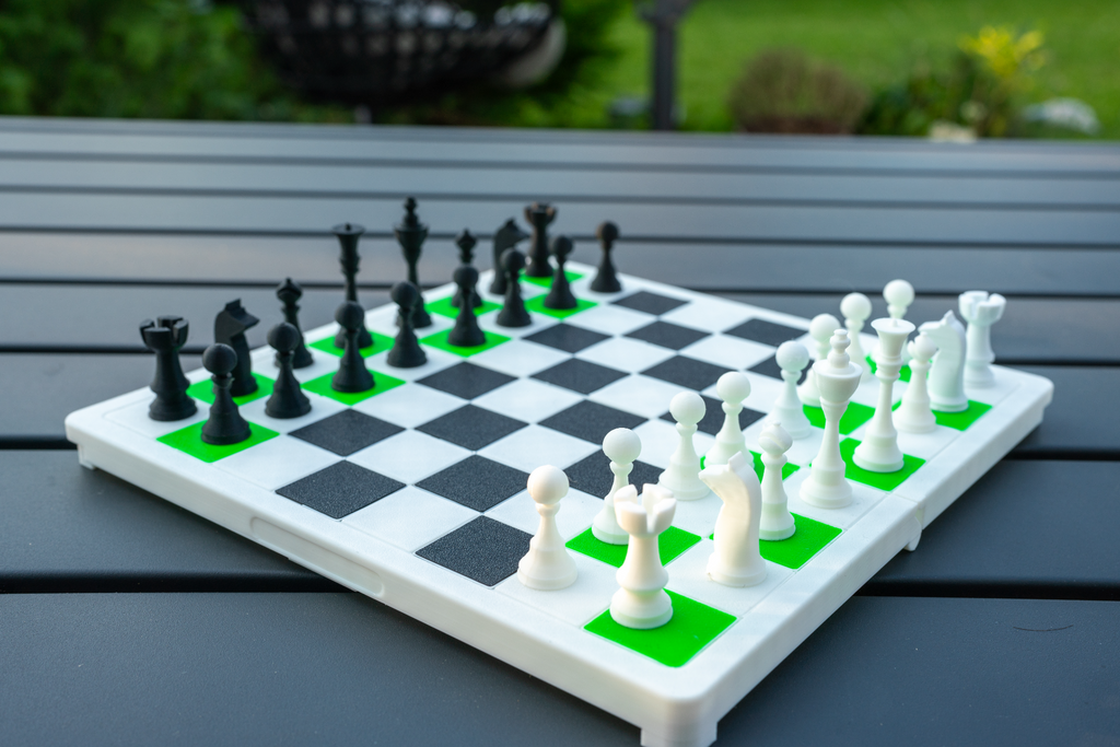Multicolor Chess travel edition - print in place