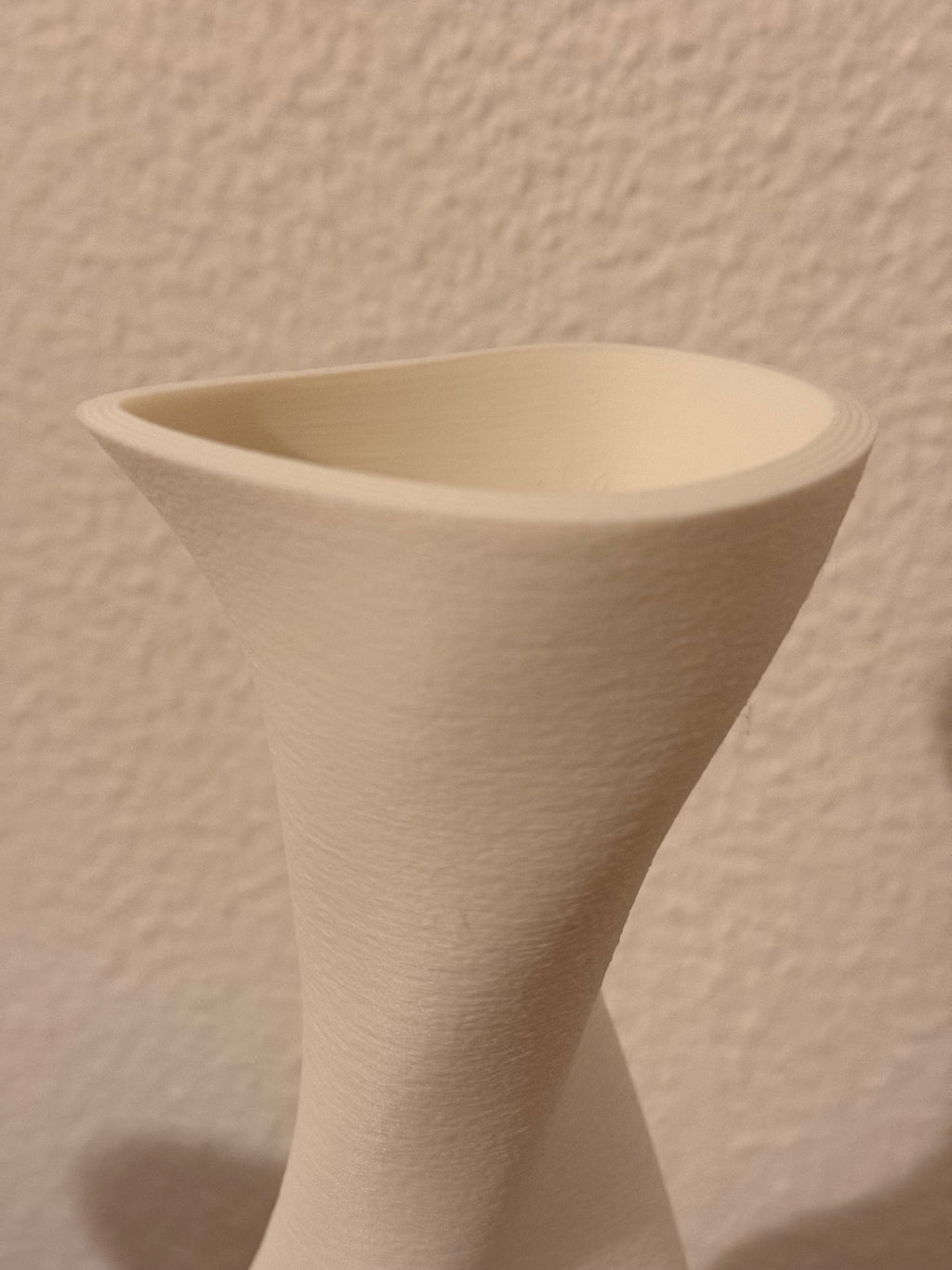 WΔVE Elegance - Glamour Vase for your Modern Home