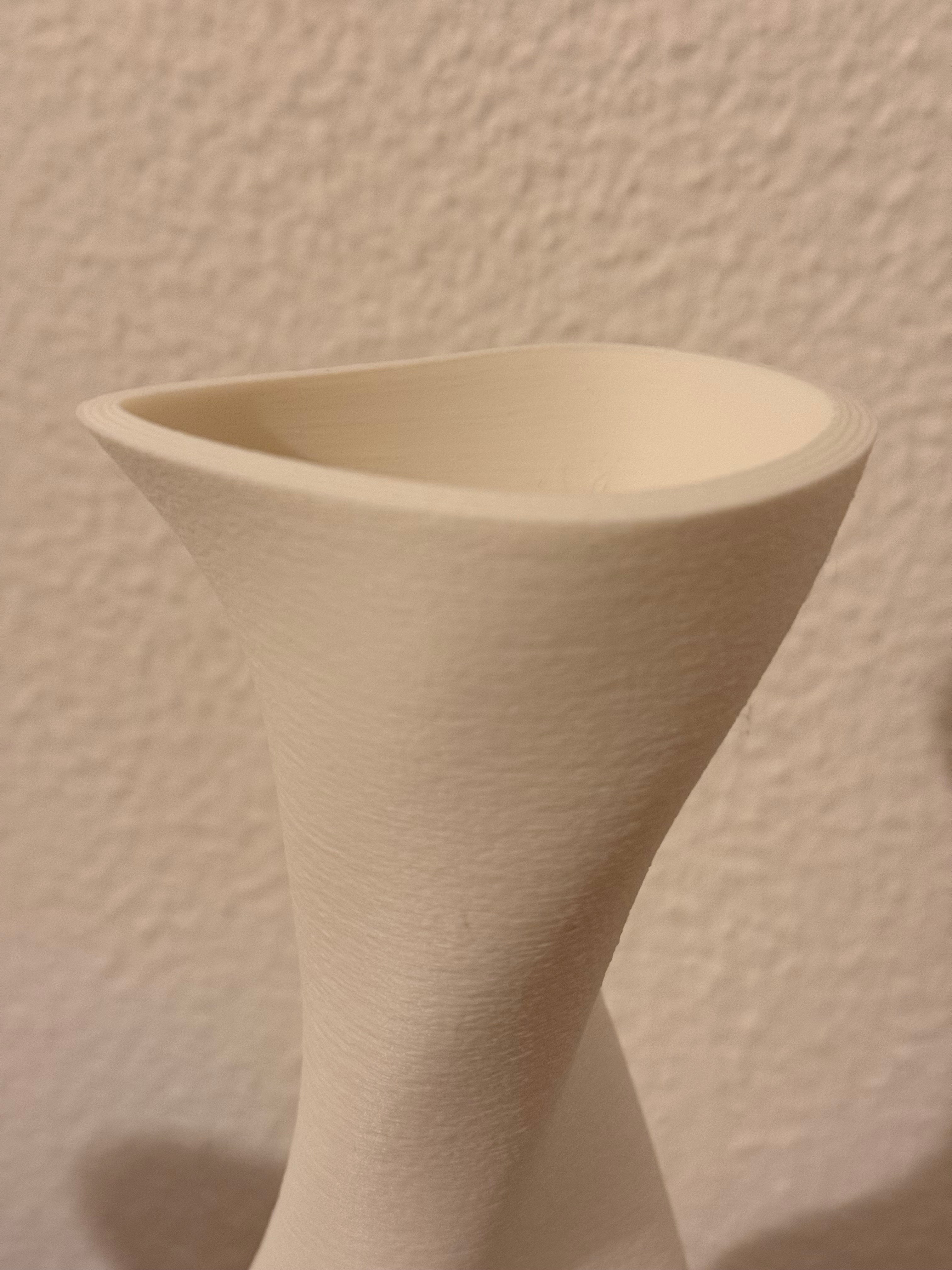 WΔVE Elegance - Glamour Vase for your Modern Home