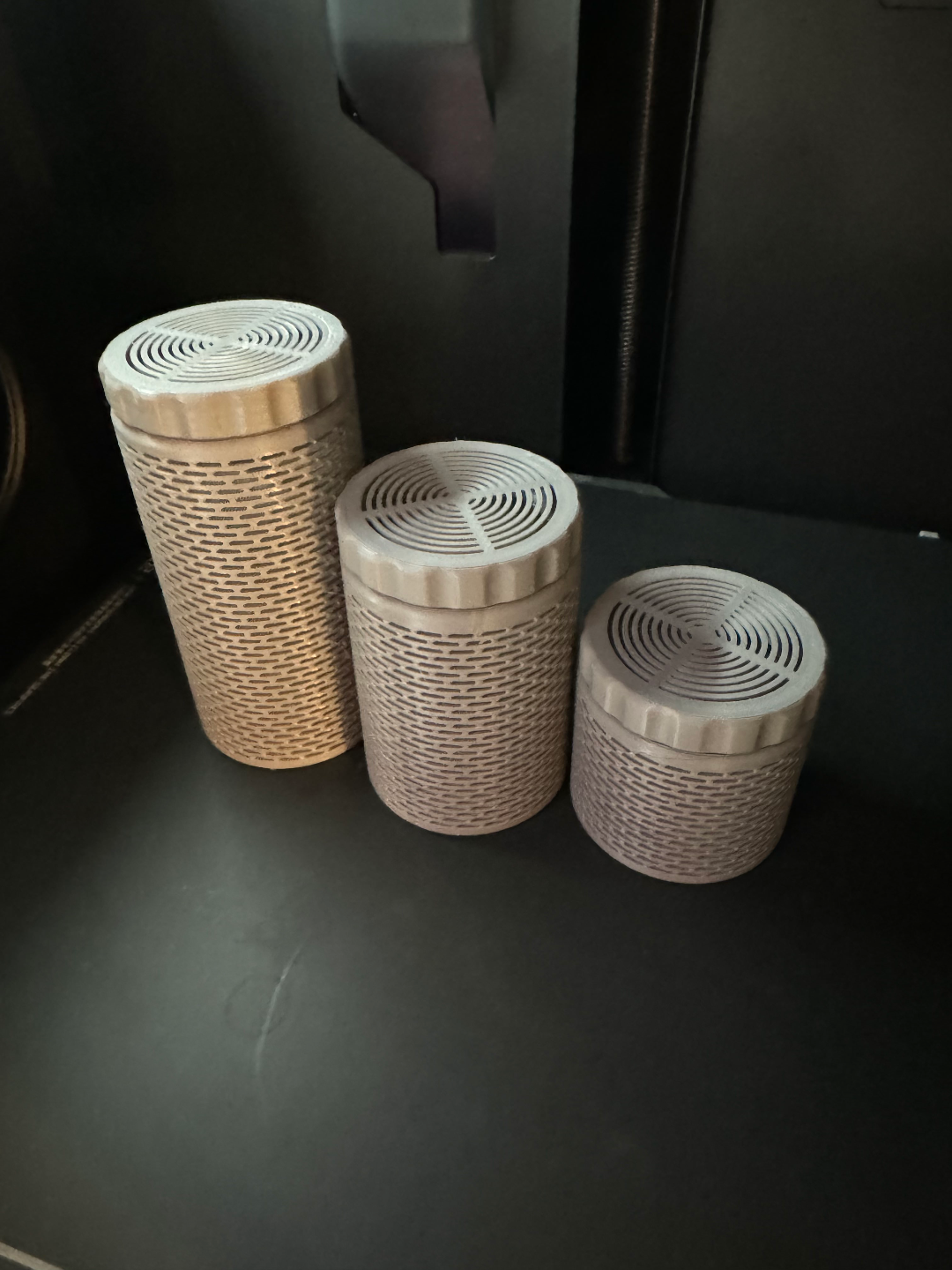 Silica gel spool container
