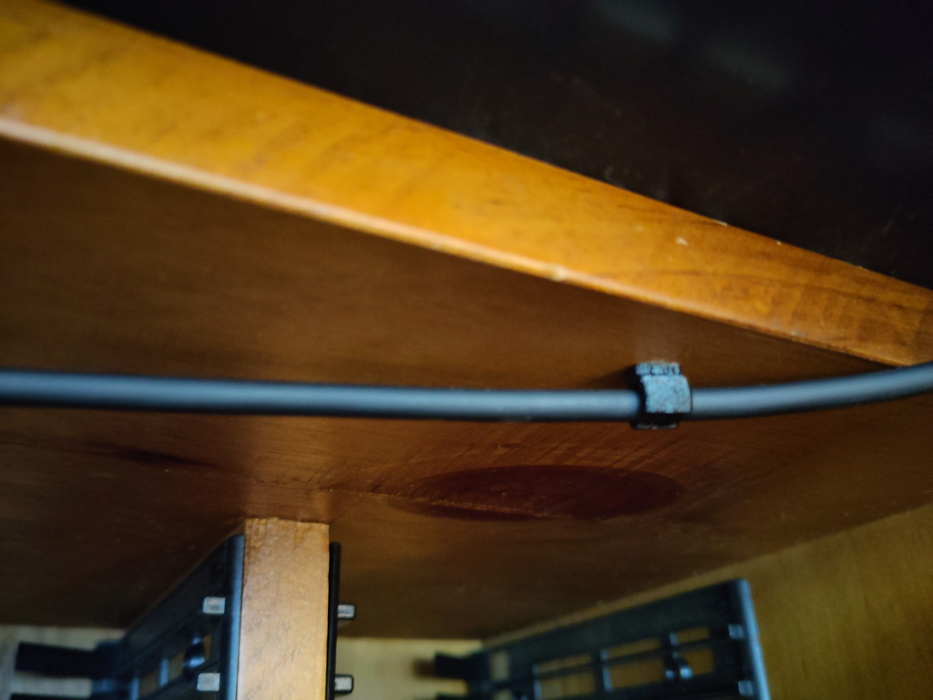 AMS cable guide to screw in