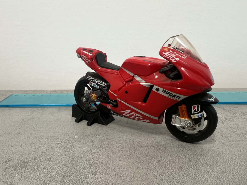 Maisto 1:18 motorcycle stand