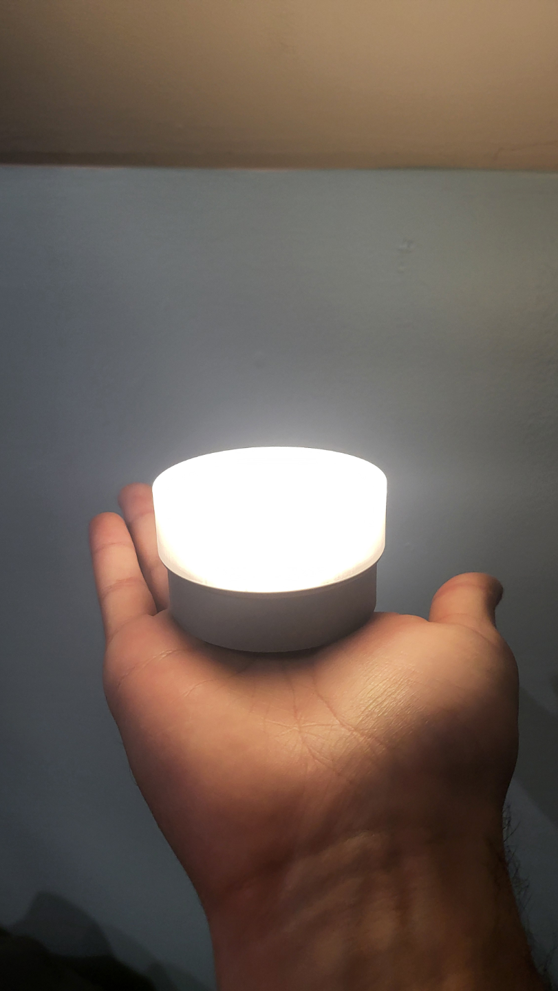 Minimal Puck Light Lamp