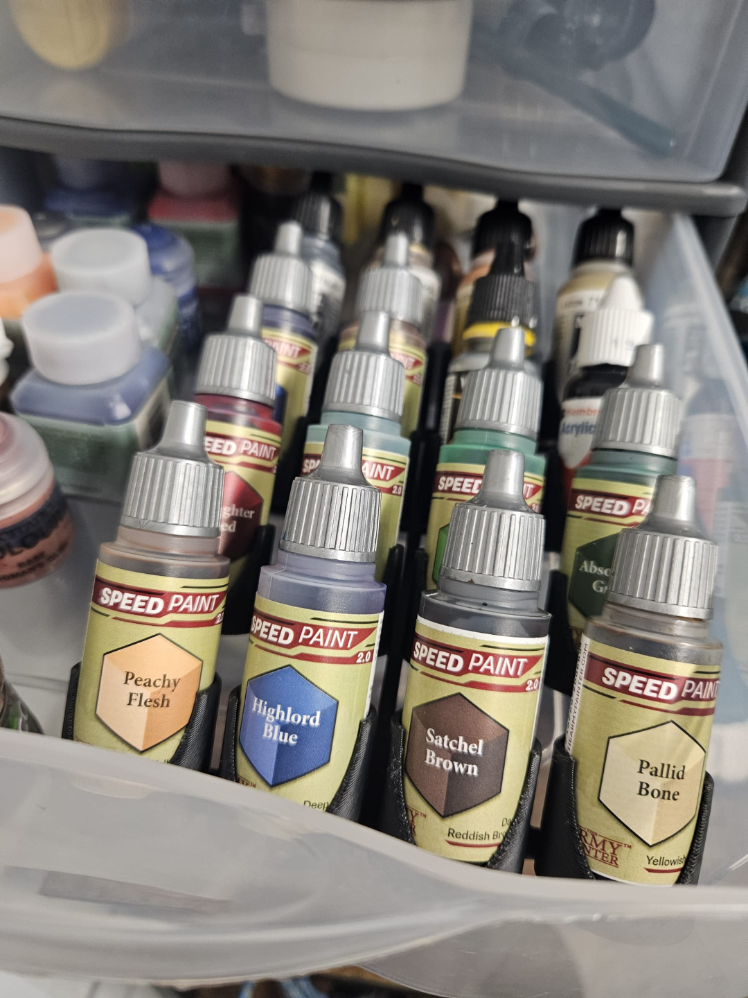 Low profile Model paint bottle holder