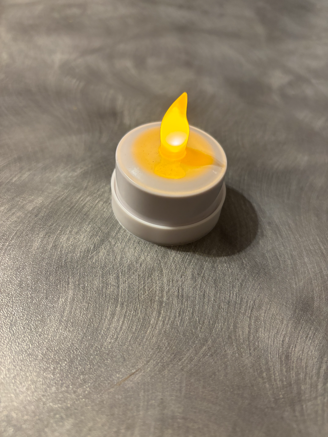 Tea light holder