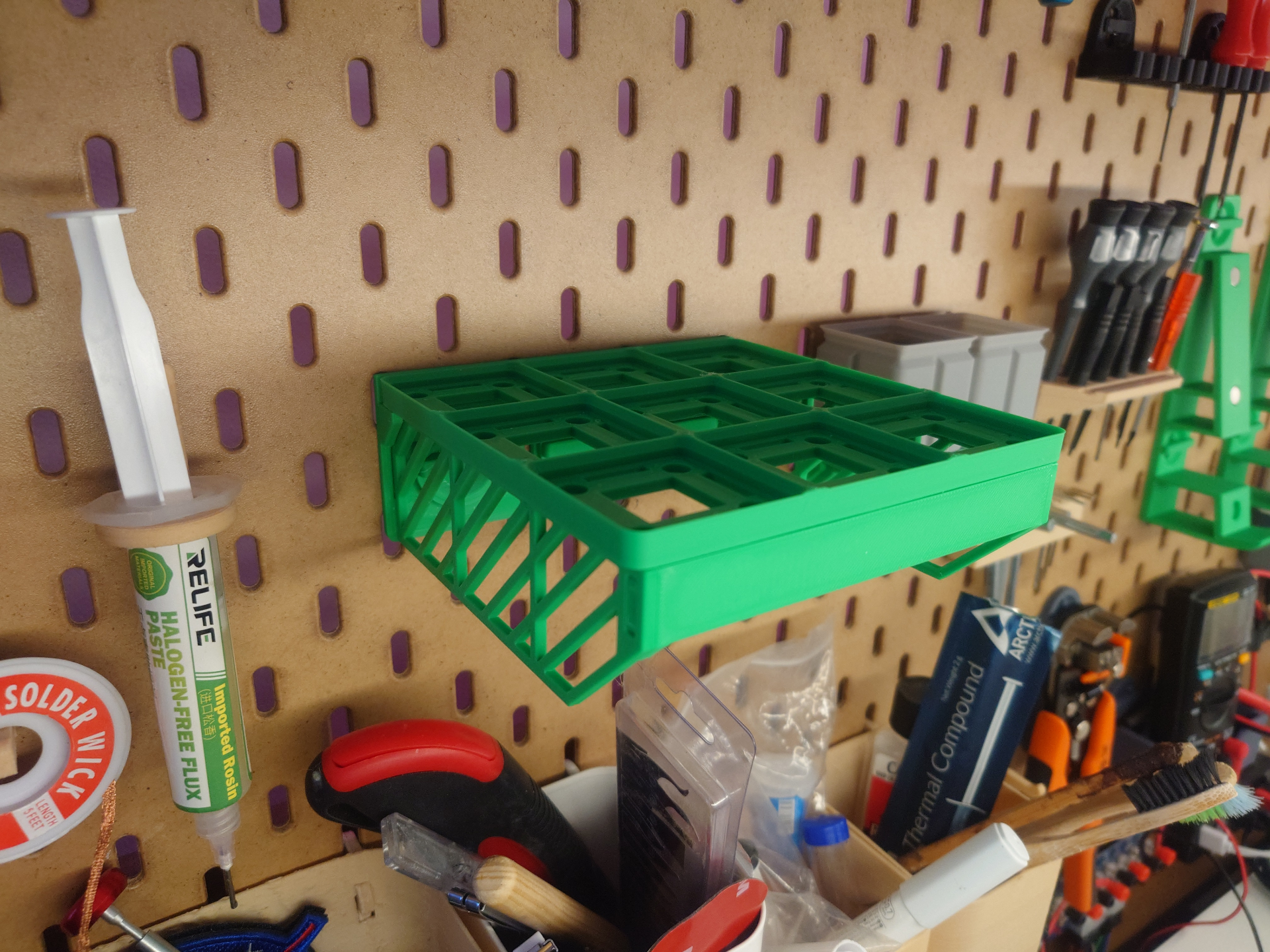 parametric skadis gridfinity t-clip shelves
