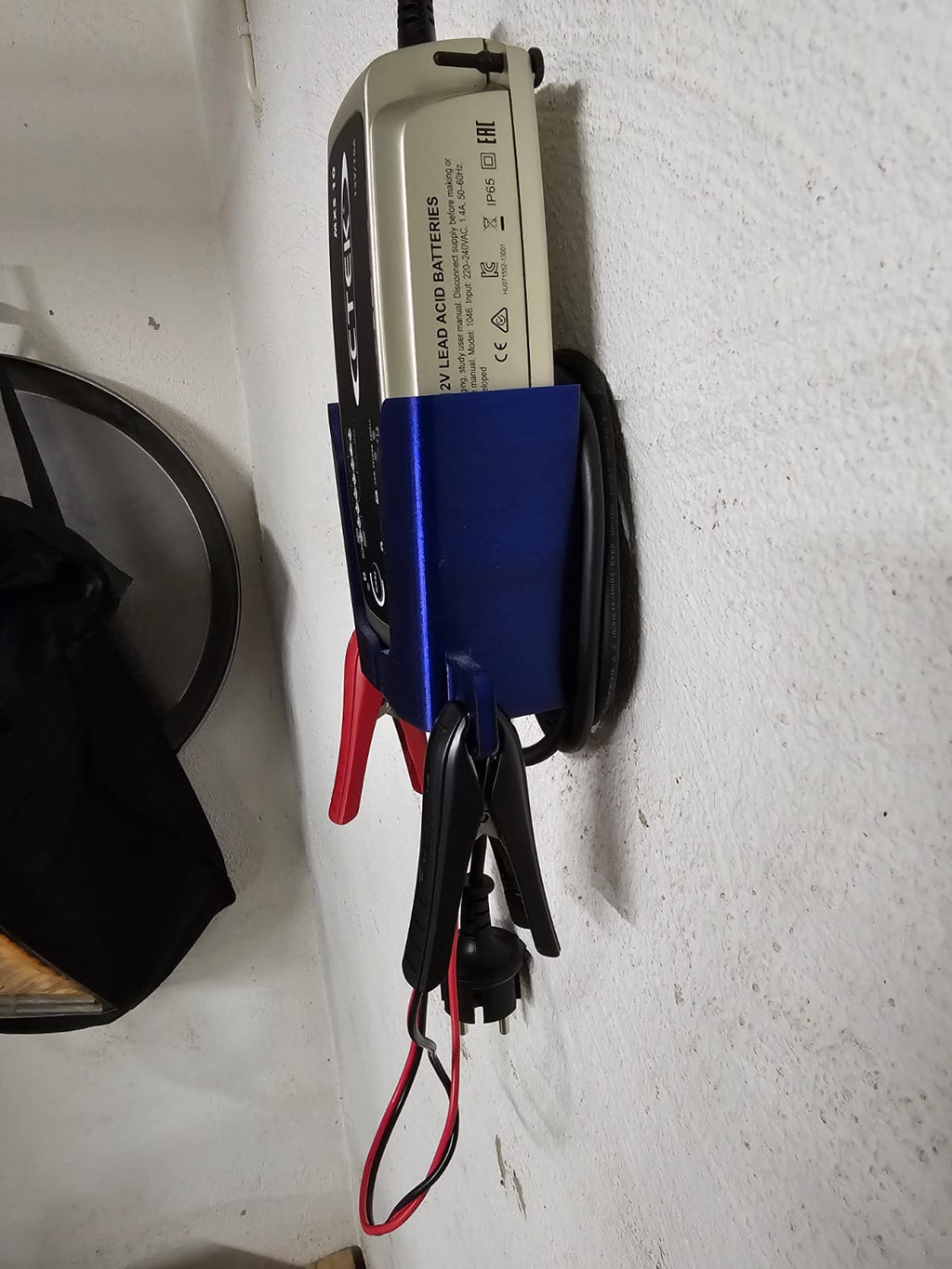 Ctek MXS 10 - wall mount