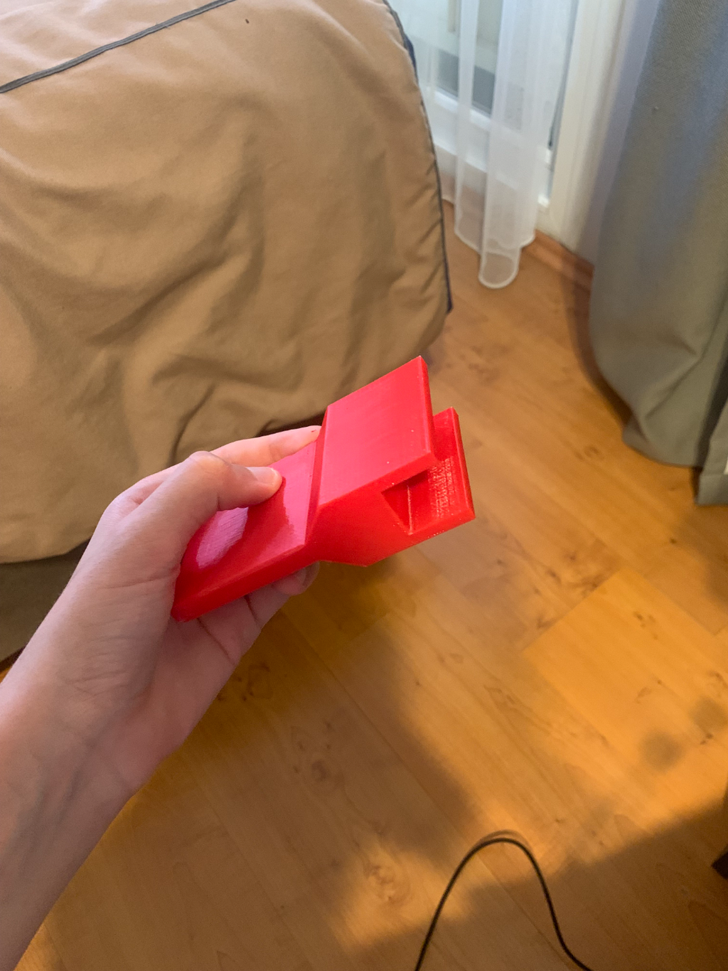 Headphone stand for 1.5 cm x 2 cm table compact