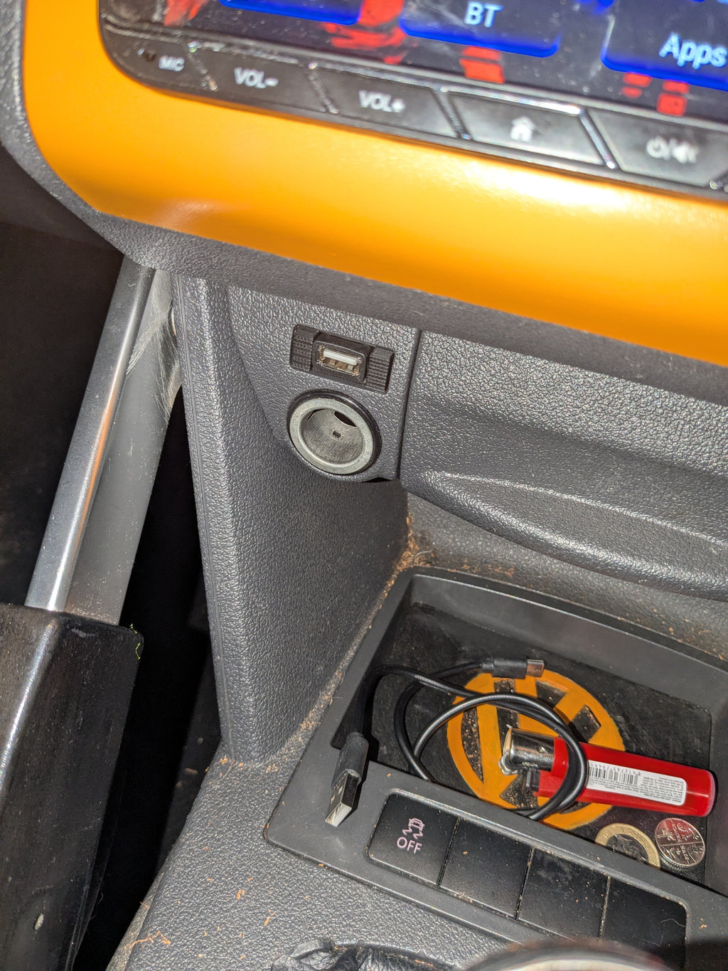 USB plug mount for VW ( volkswagen ) caddy