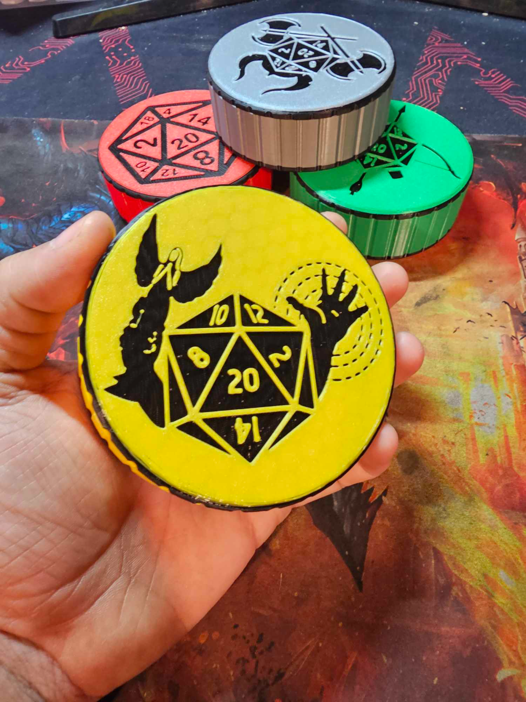 Cleric-Symbol Dice Case Screw Top lid