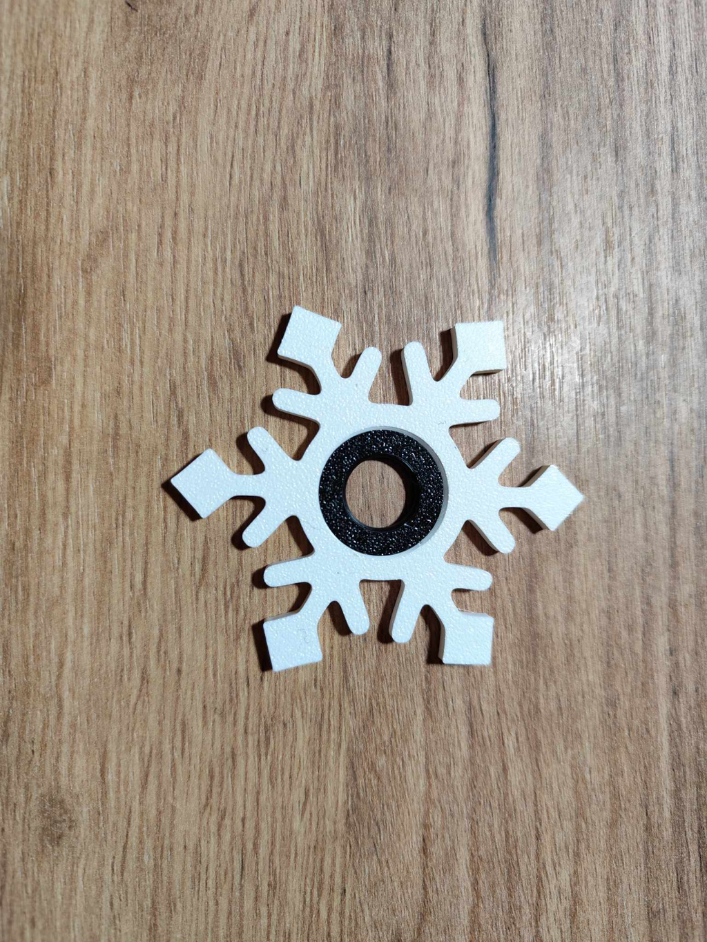 Print in place snowflake spiners