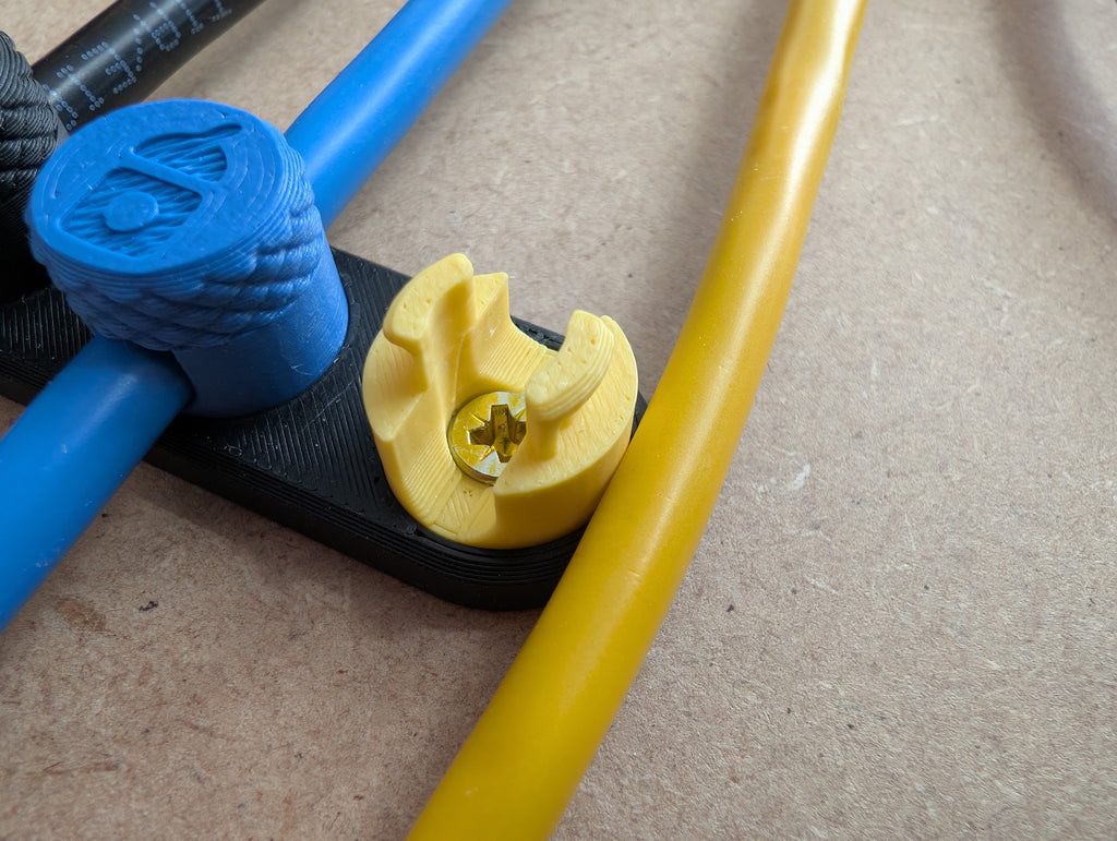 Squirrel Grip - a versatile, modular cable clip