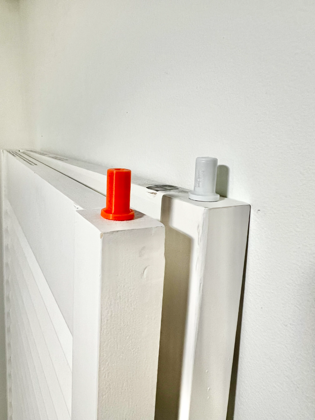 LOUVER BI-FOLD CLOSET DOOR PIN