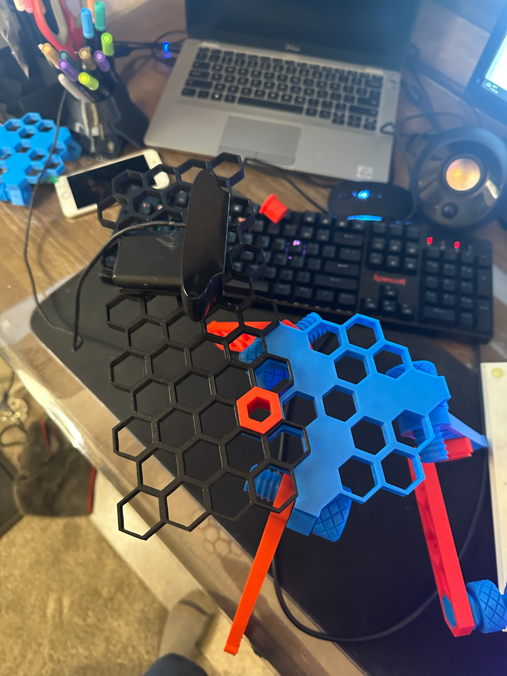 Tripod for phone with Honeycomb mashup