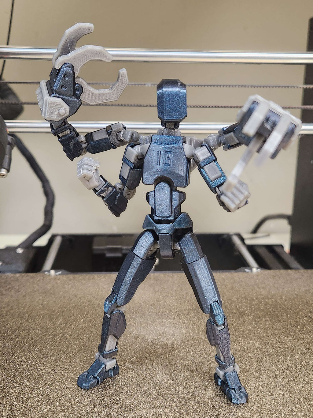 Dummy 13 Power Claw w/ "Knuckle Dusters"