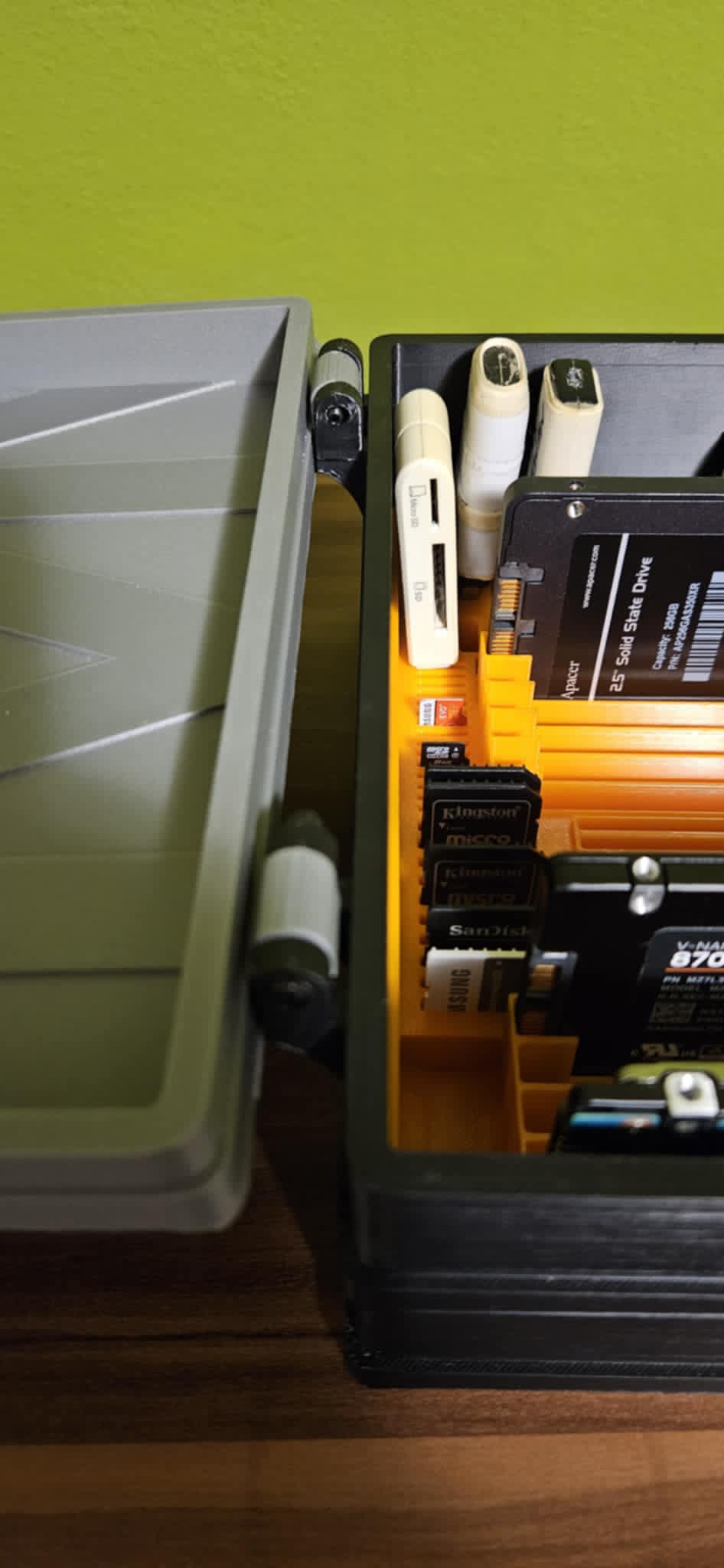Durable storage box for SSD, SD, MicroSD and USB