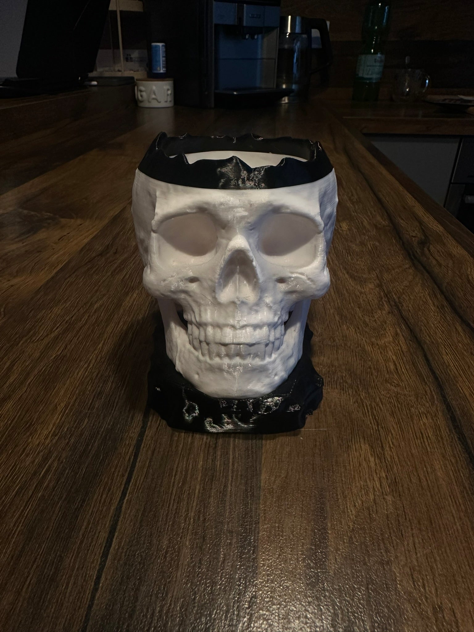 Kleiner Schädel topf mit Tropfschale, Skull Pot