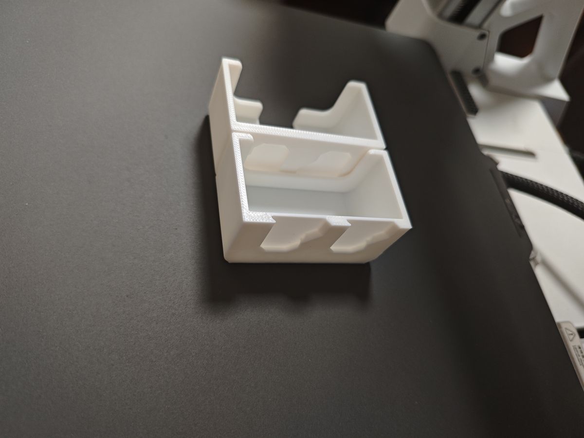 openConnect - Clamshell Holder Generator