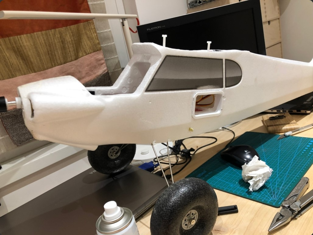 RC Plane FunCUB door battery