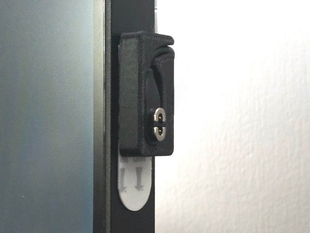 Shokz OpenRun Hanger