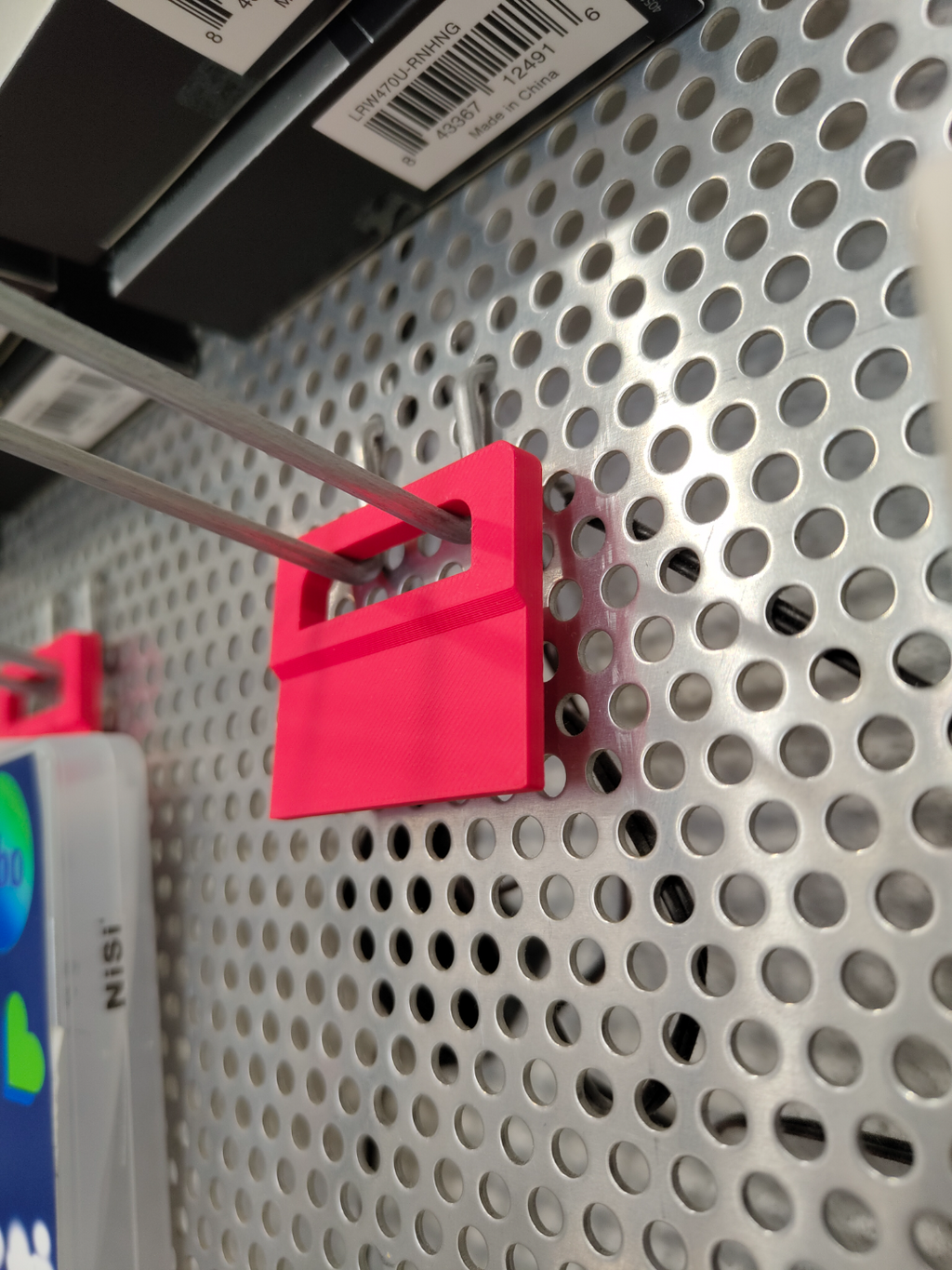 Slot Hole Hanging Tabs Retail