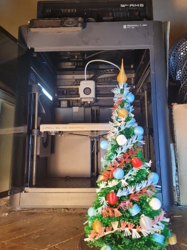 Christmas tree decorations and chains
