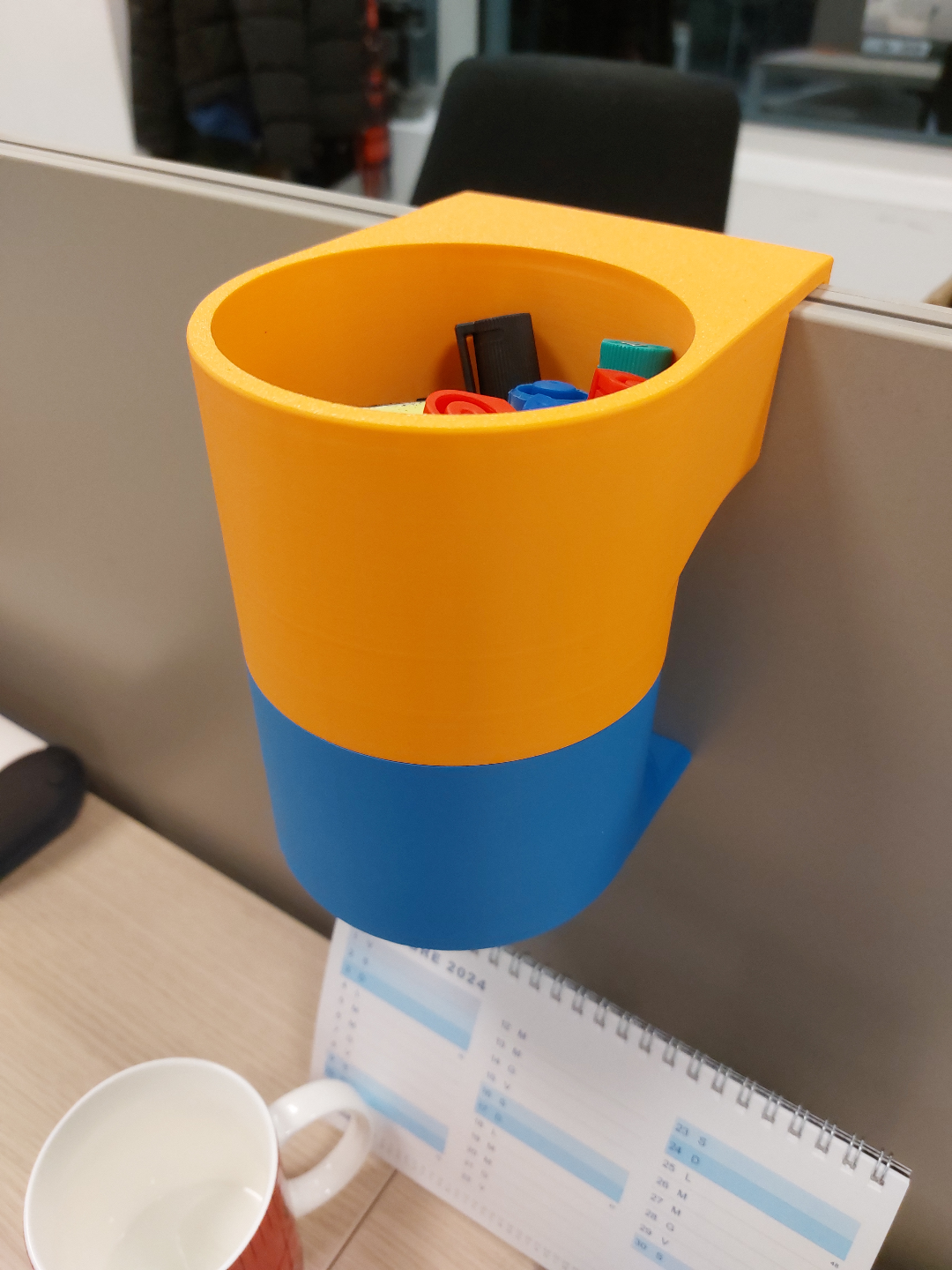 Large pen holder for partition panels