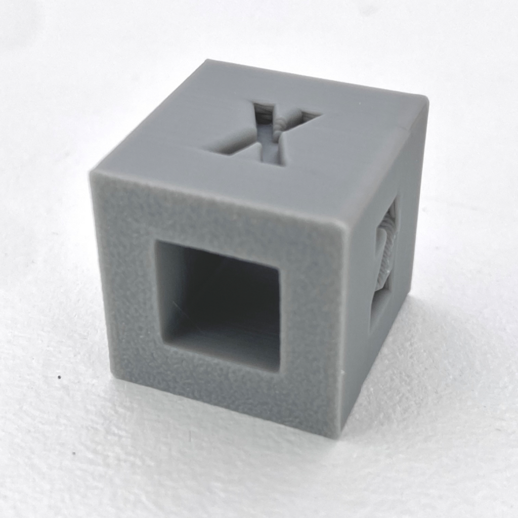 Calibration cube for tolerance check