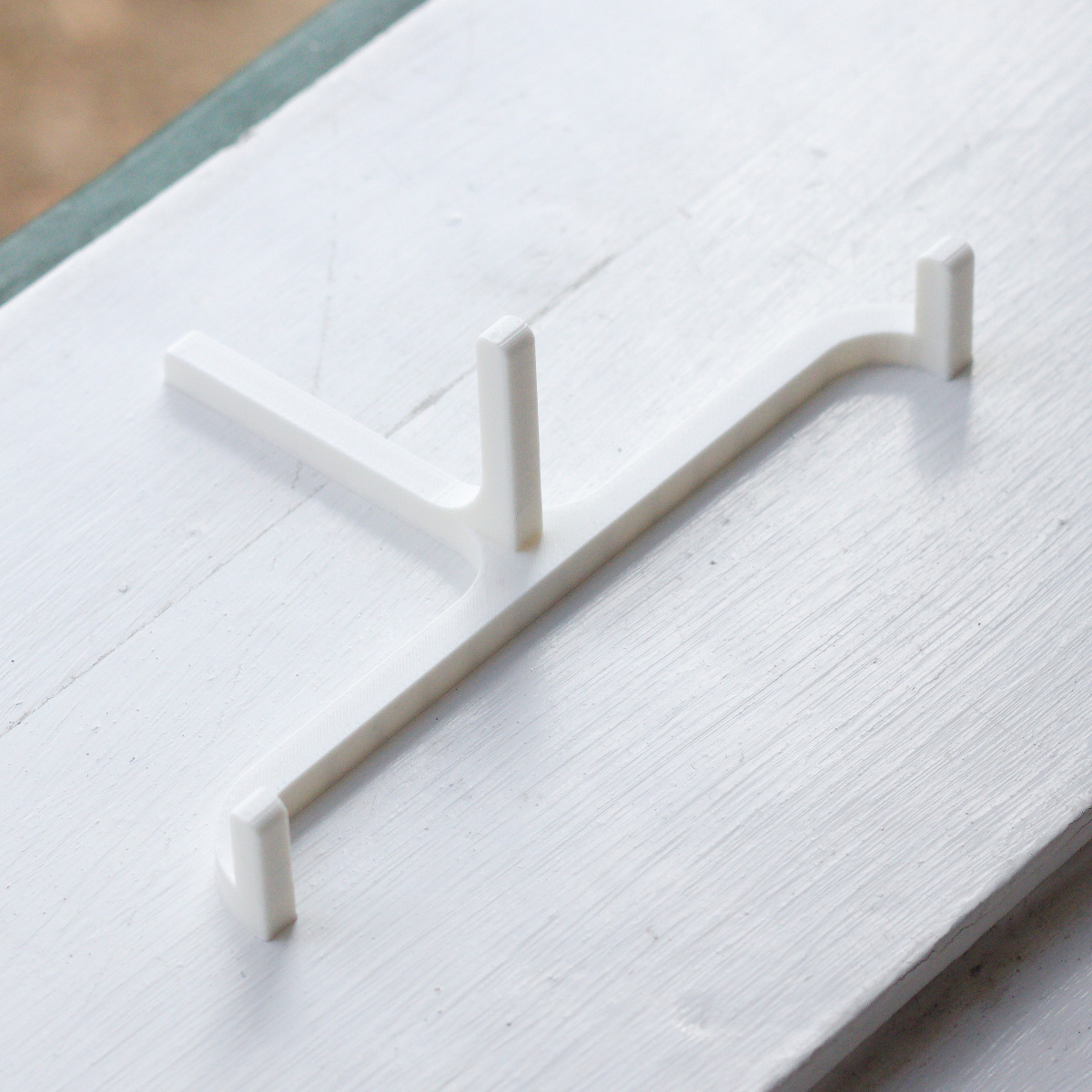 Simple Lightweight Vertical Phone Stand