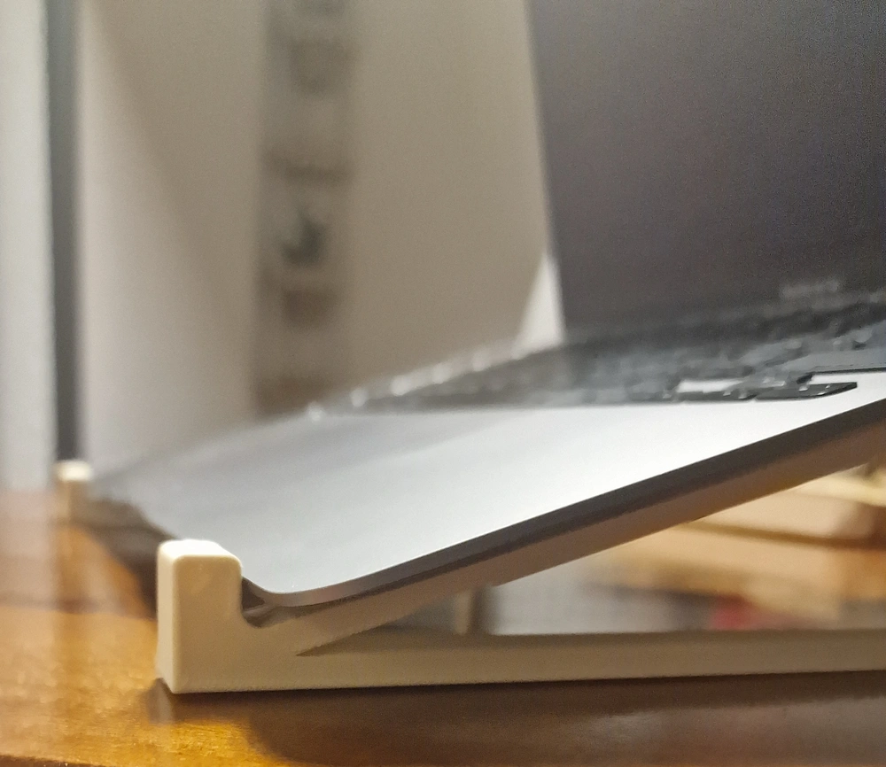 universal laptop stand