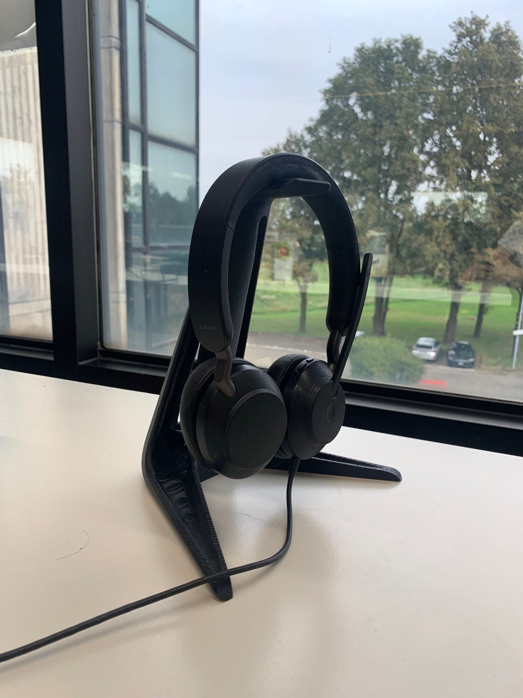 Topologically Optimized Headphone Stand