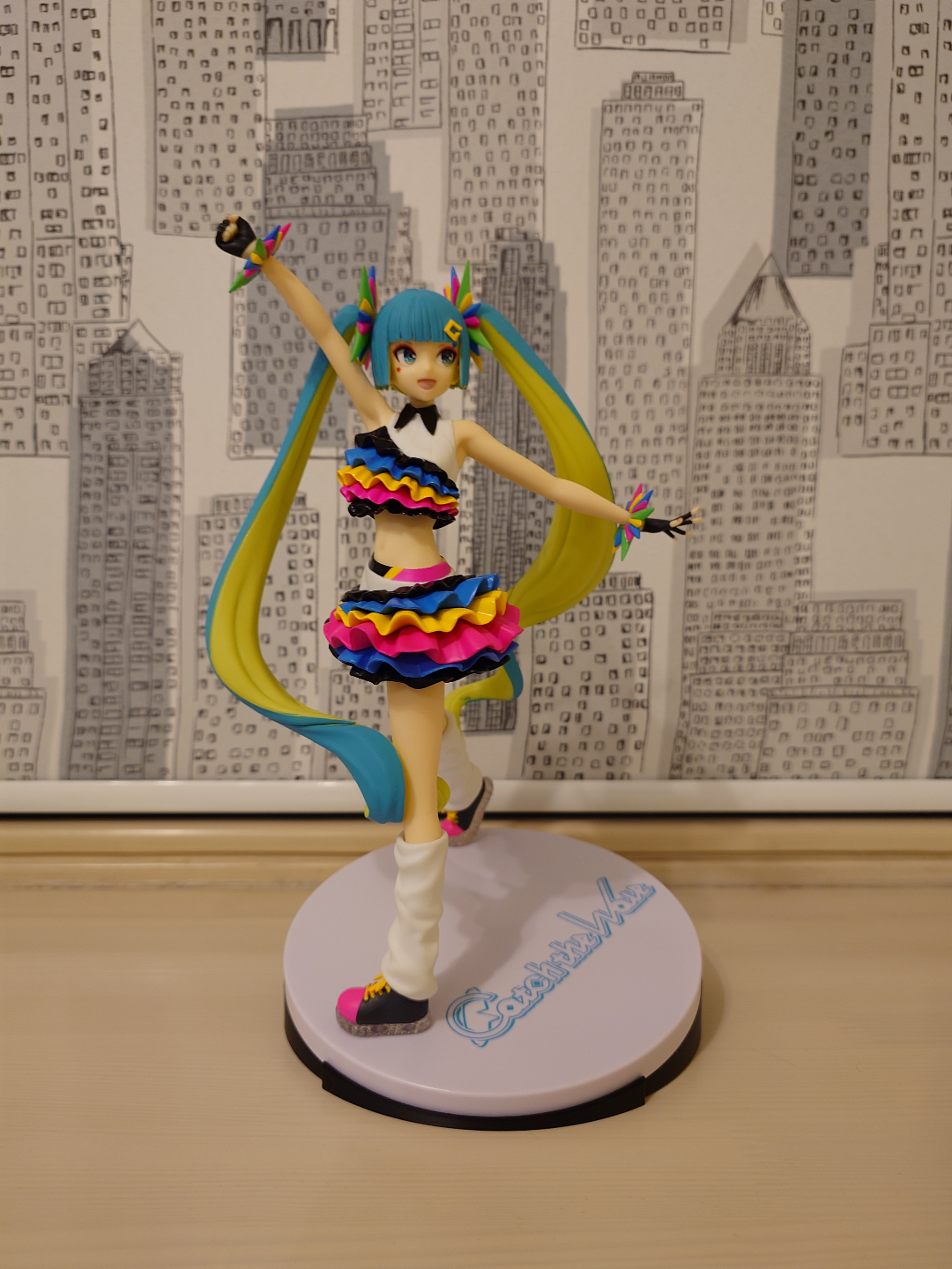 Simple angled figurine stand (15 degrees)