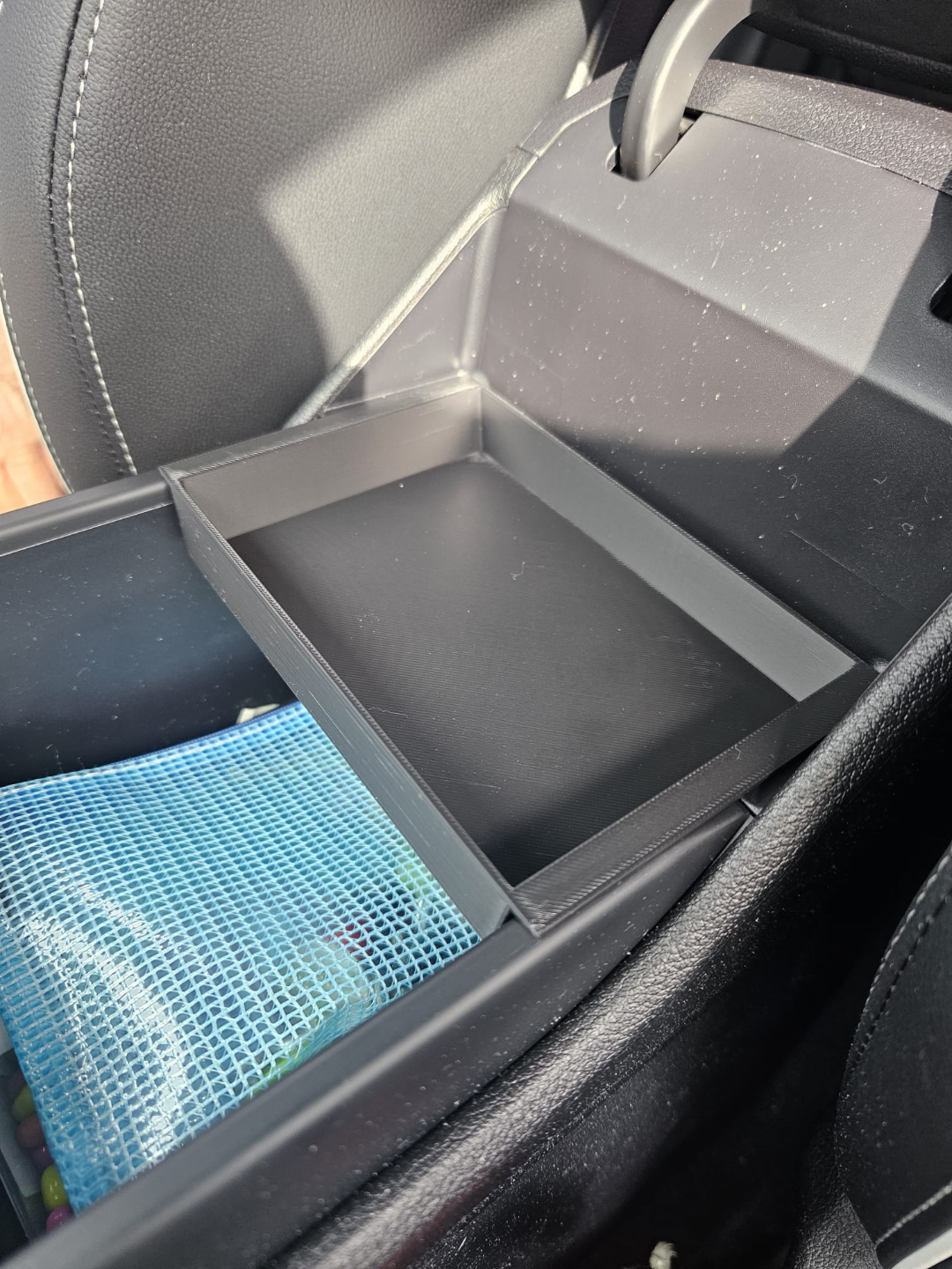 Kia (Sportage) (Auto) Zusatzablage unter Armlehne