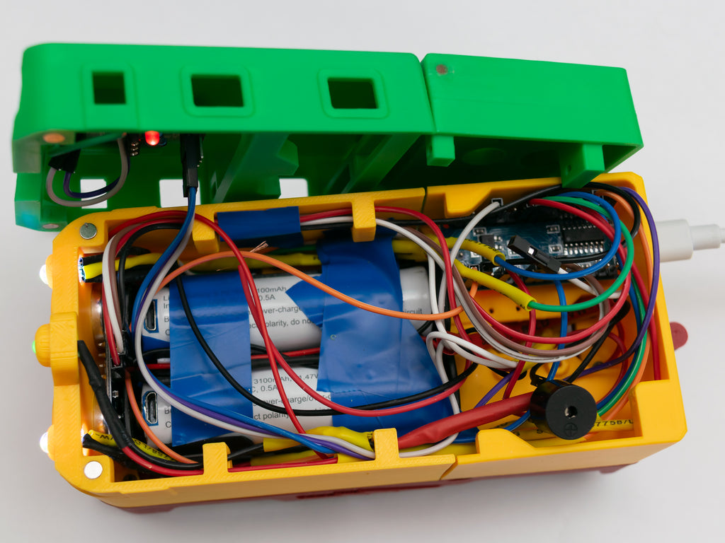 Arduino Train (compatible with Duplo tracks)