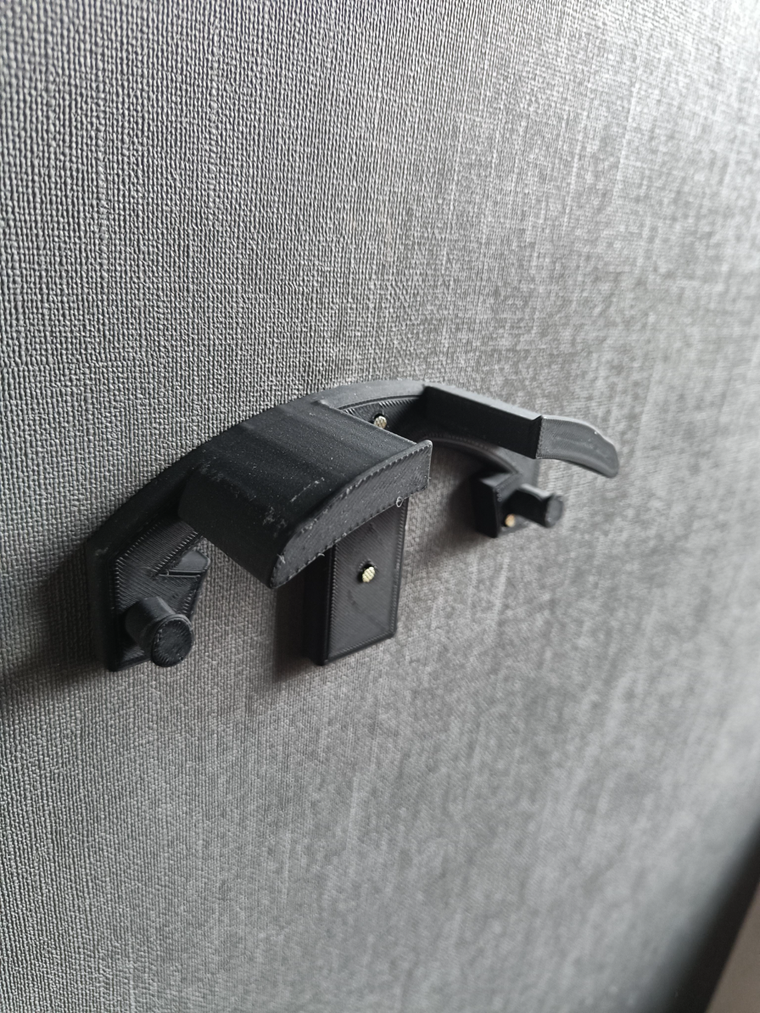 Wallmount for quest 2