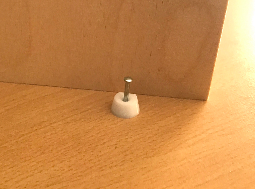 Holder for shelf board / intermediate floor