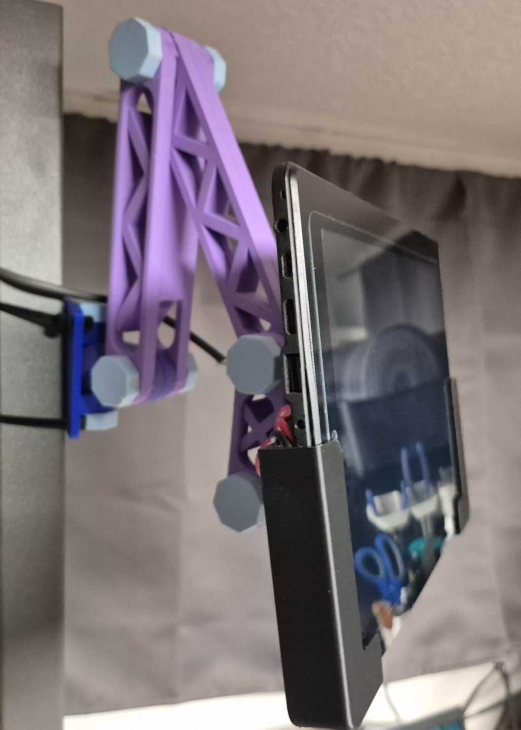 Articulating Tablet Mount