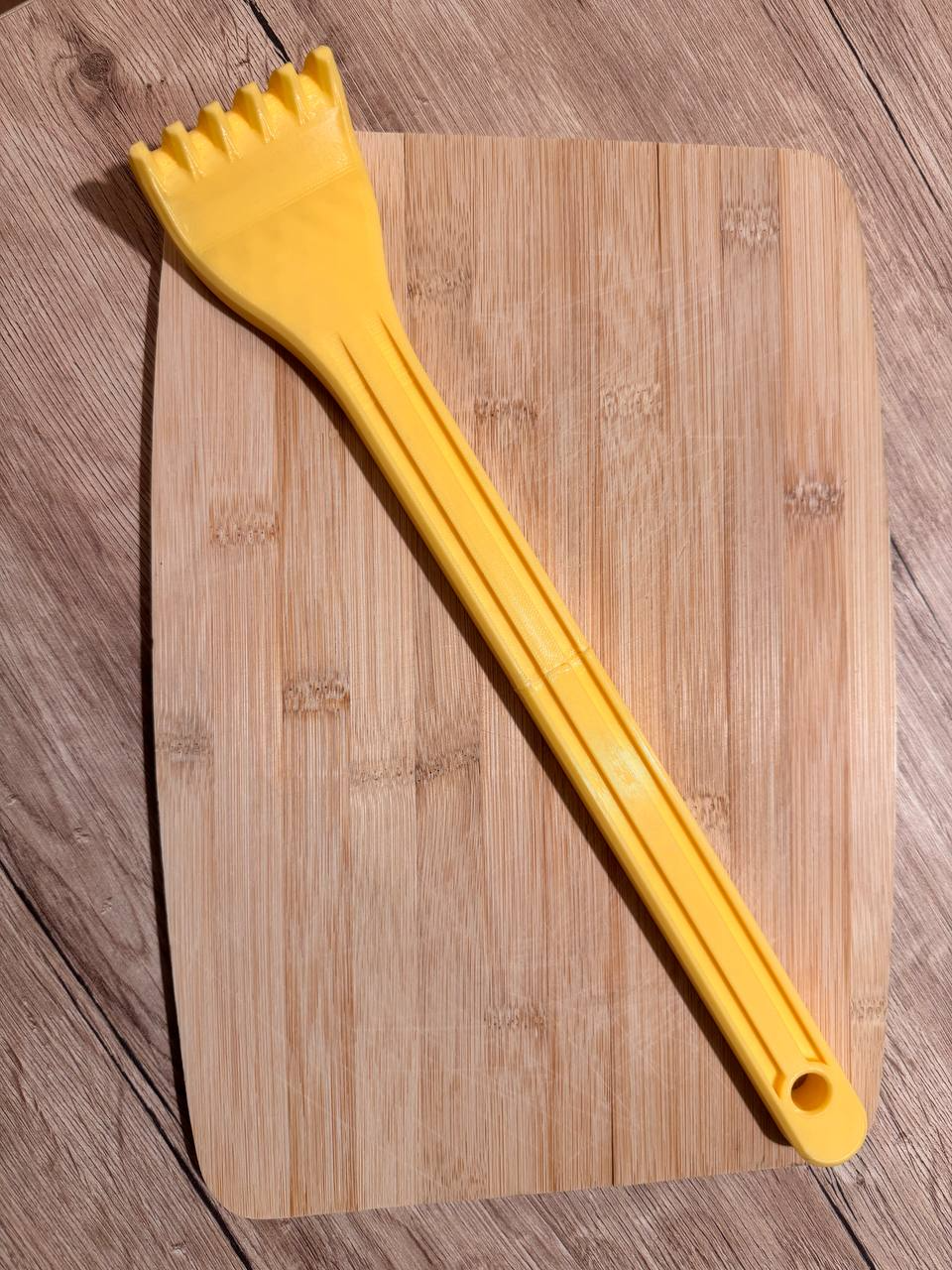 No Nonsense Back Scratcher (two parts)