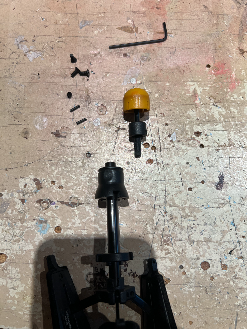 Hercules clarinet stand piece