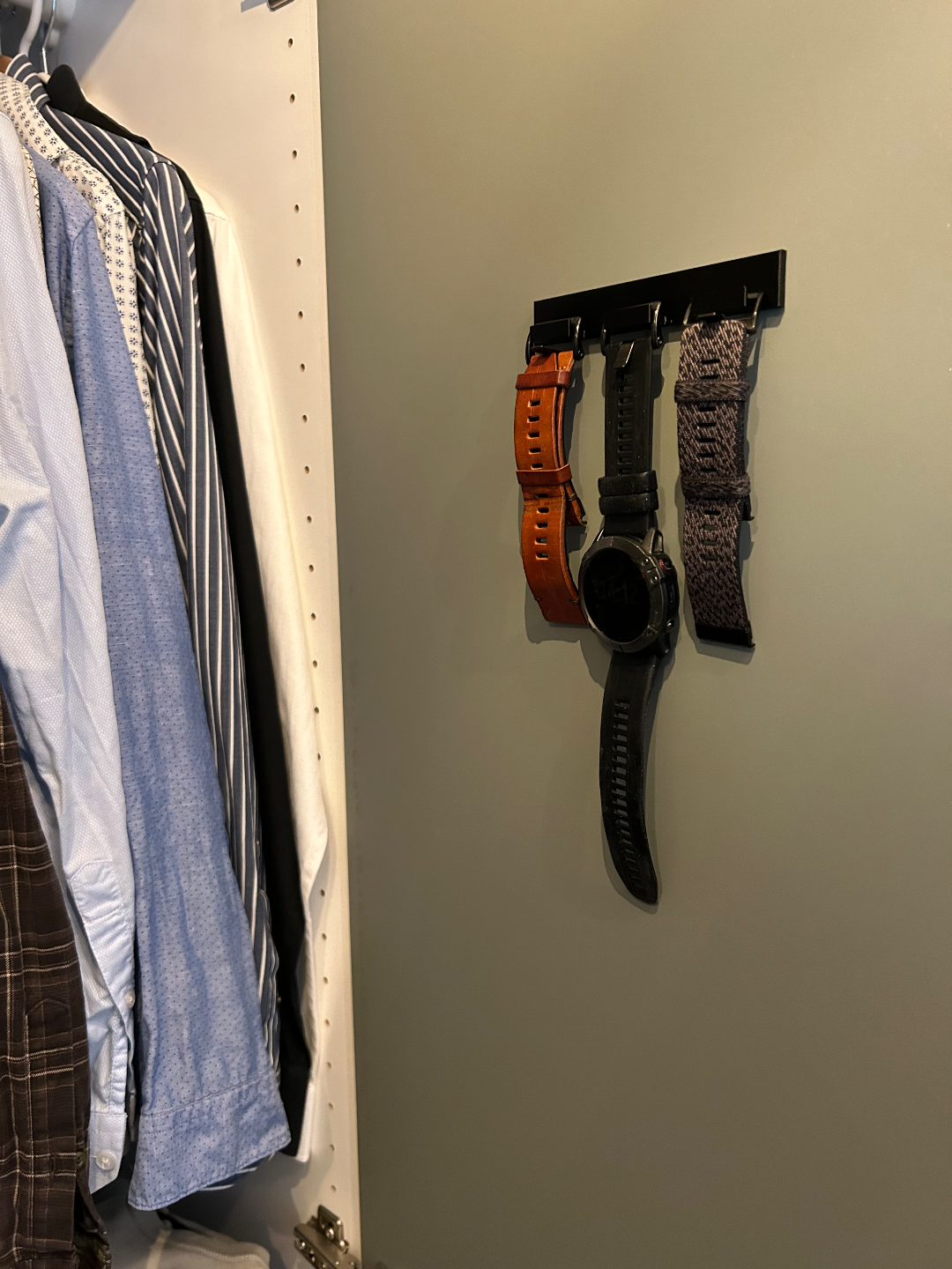 Garmin watch band holder
