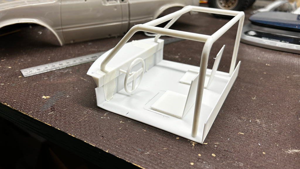 RC Scale Crawler 2 seat interior with roll cage