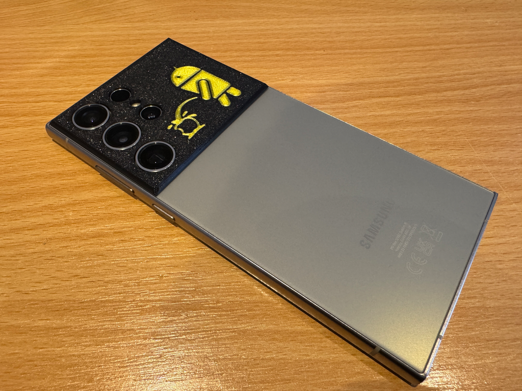 S24 Ultra camera protector - fun logo