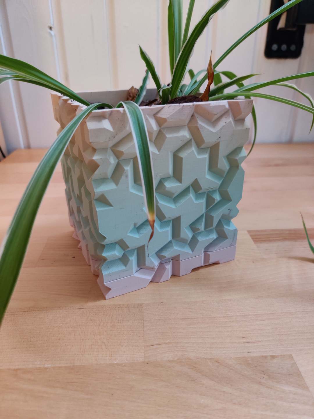 Square einstein tile planter with drainage