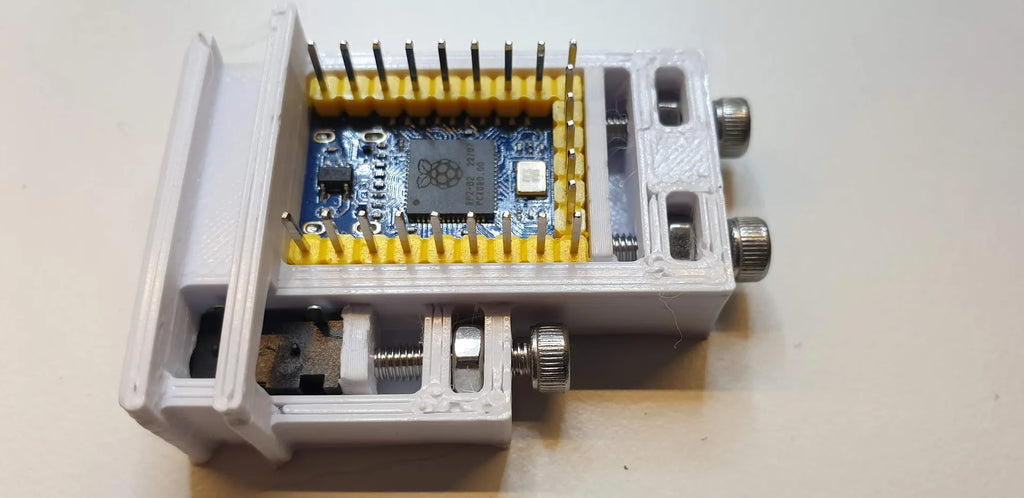 Dactyl Manuform External Holder for RP2040-Zero