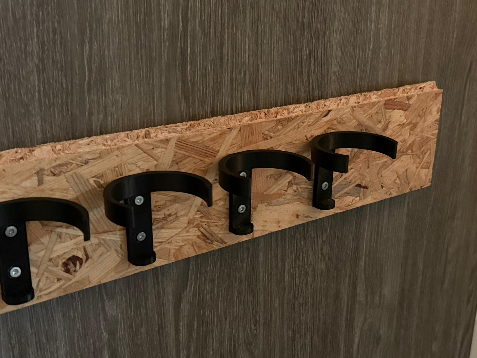 spray can holder