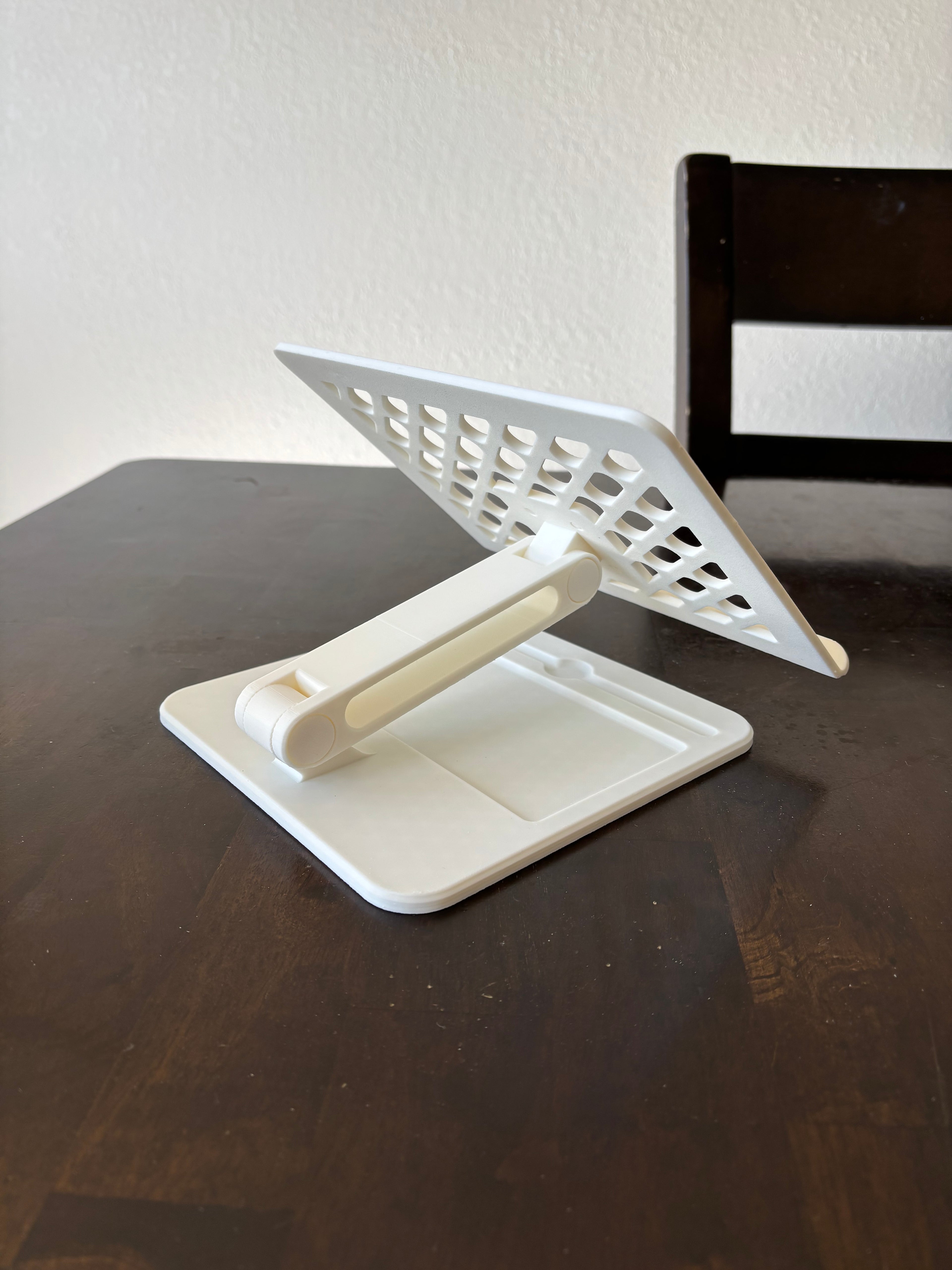 Adjustable iPad Stand