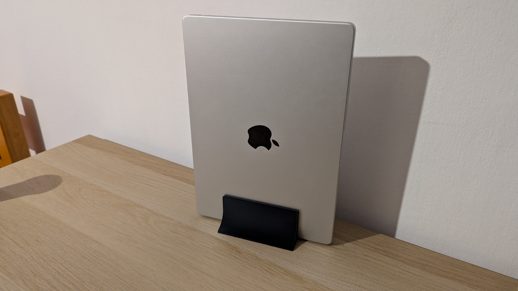 Laptop Macbook Pro 14 M3 Max Stand