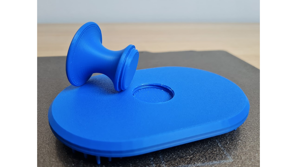 Pet grooming tool